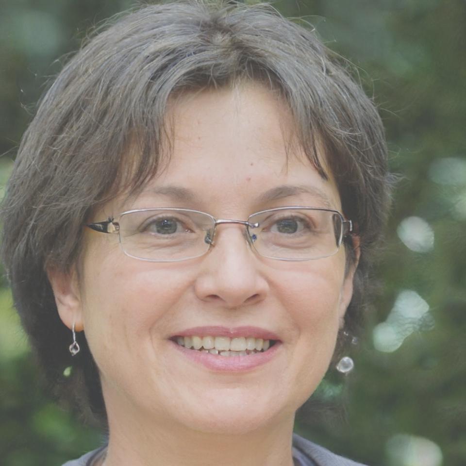 Trading psychology instructor Siriporn Nakamura