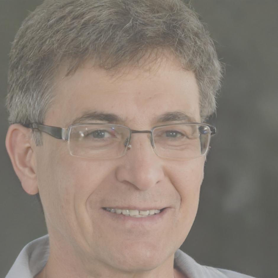 Expert instructor specializing in behavioral finance and trading psychology